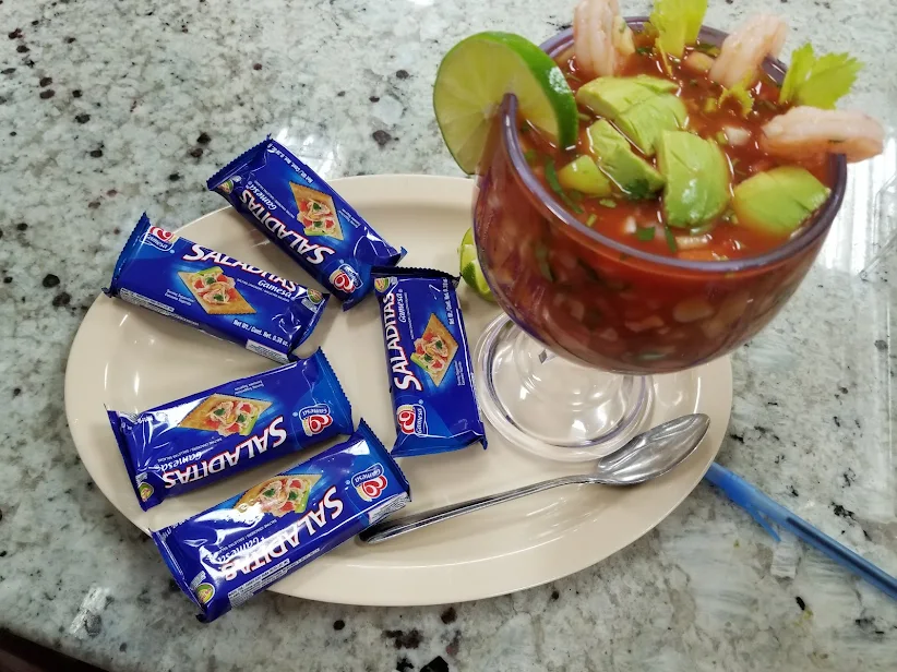 Las Brisas Lounge & Bar Restaurant